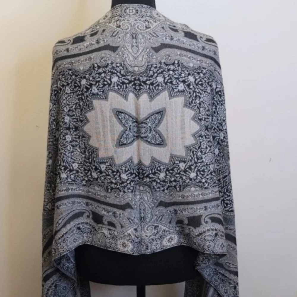 Paisley Fringe Scarf Black and Cream 21x 76